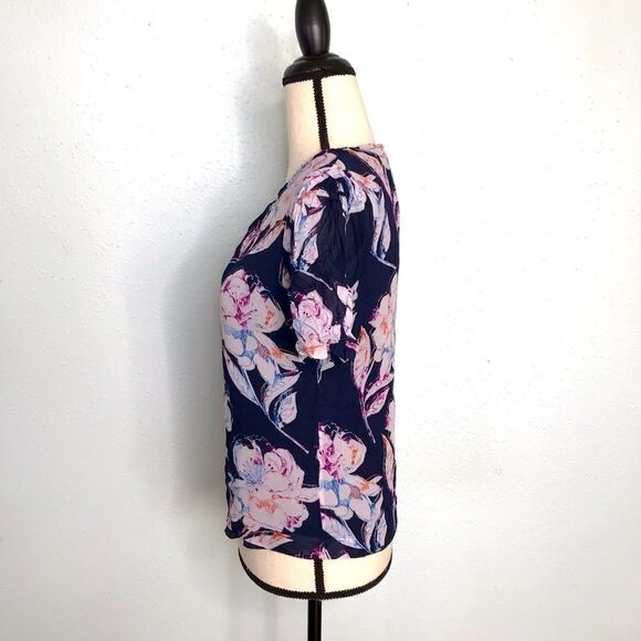 Adorable Floral French Connection Tee - Picture 2 of 10